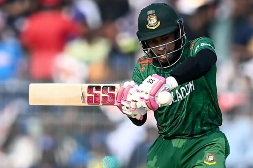 mushfiqur leads bangladesh to 245 9 against new zealand in world cup