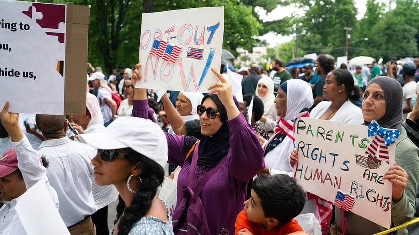 muslim dad says maryland schools engaged in clear indoctrination calls white supremacist claim ridiculous