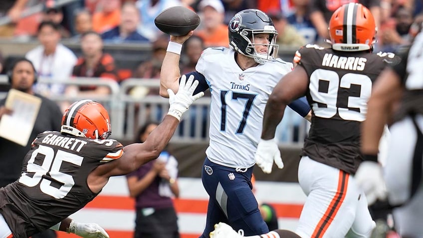 myles garrett browns defense stifle titans in blowout win