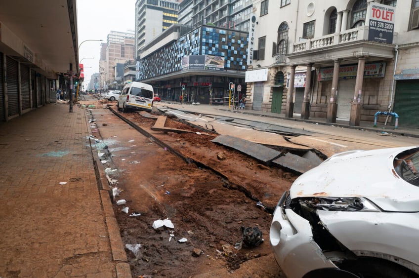 mysterious explosion rocks johannesburg south africa