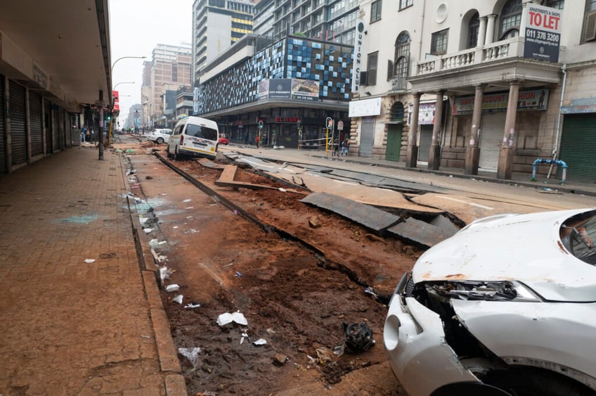 mysterious explosion rocks johannesburg south africa