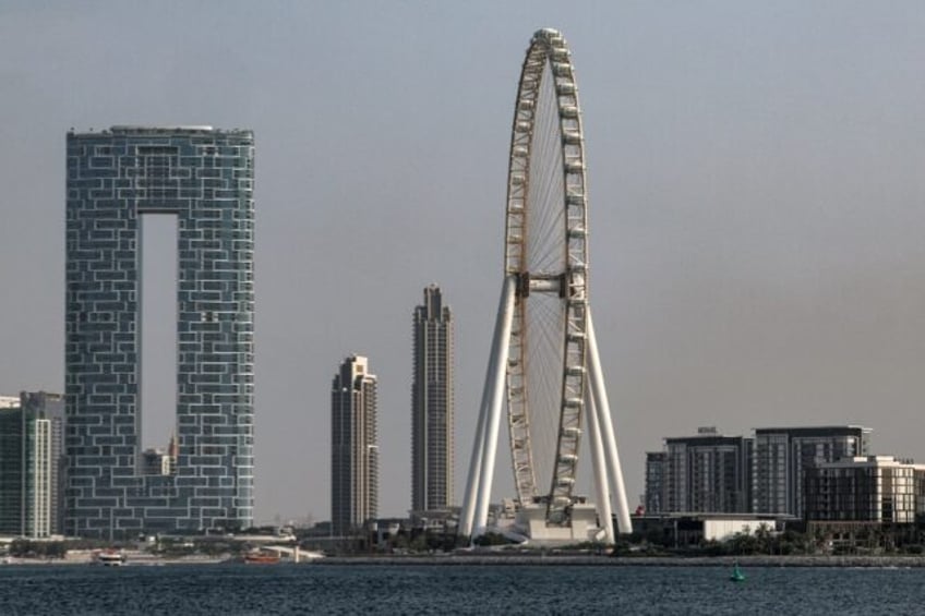 mystery in dubai as mega wheel stops turning