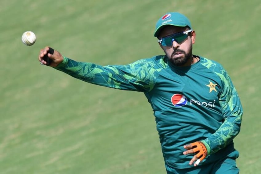 mystique around pakistan team says coach arthur