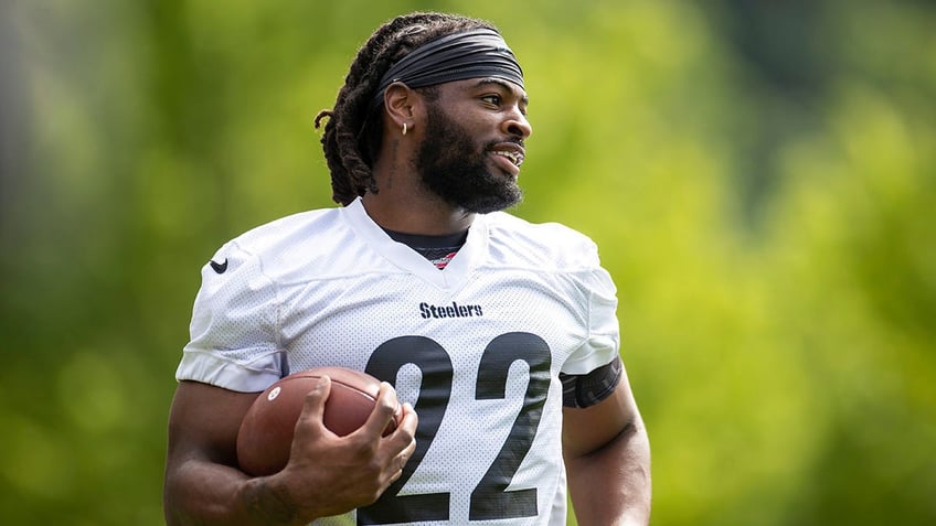 Najee Harris at Steelers OTA's