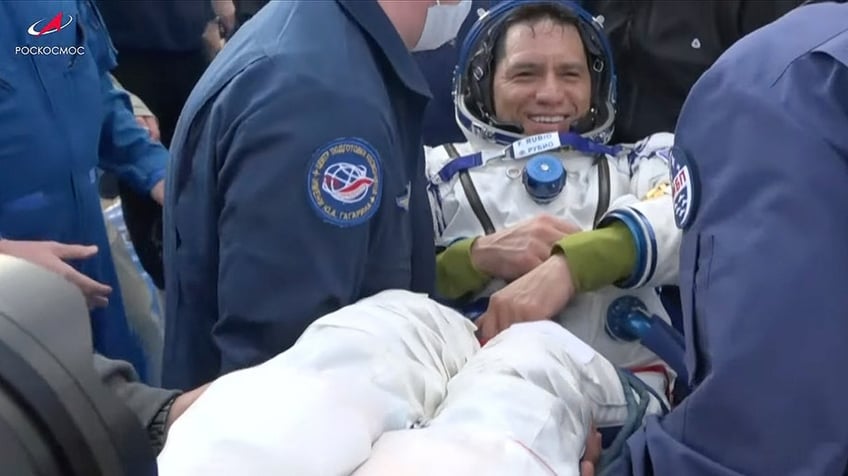 nasa astronaut returns to earth after 371 days in space a us record for longest continuous spaceflight