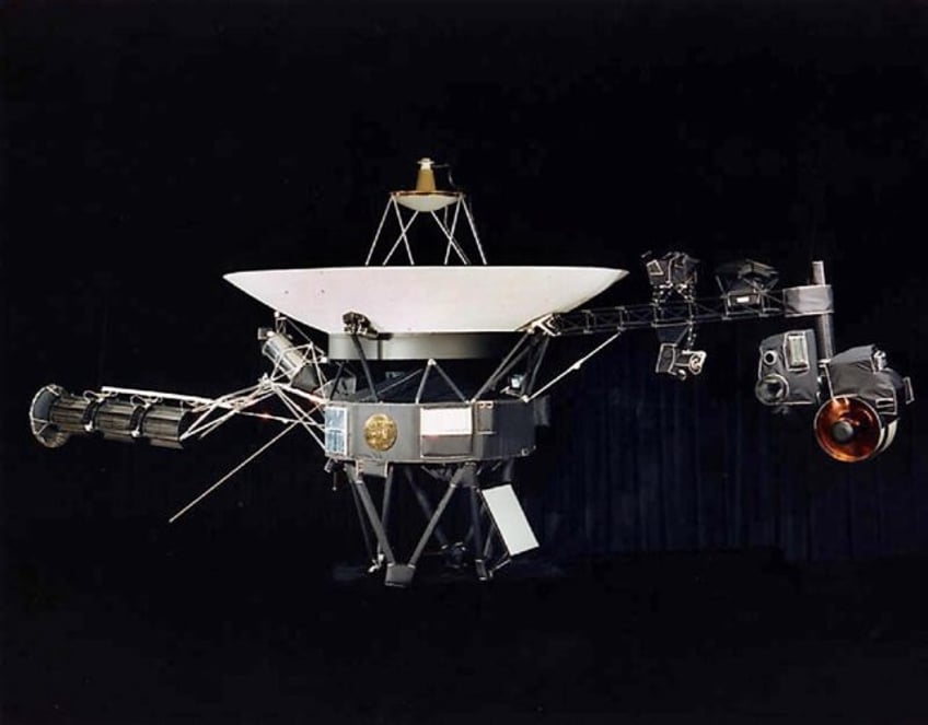 nasa back in touch with voyager 2 after interstellar shout