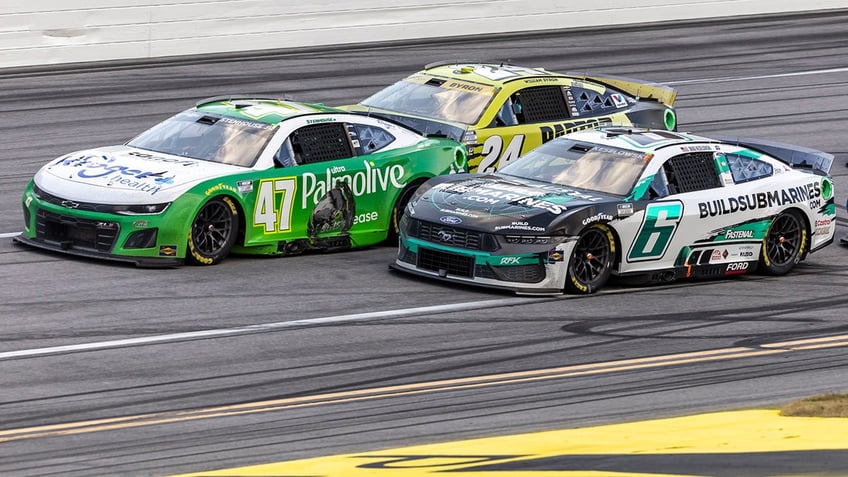 Ricky Stenhouse Jr edges competitors