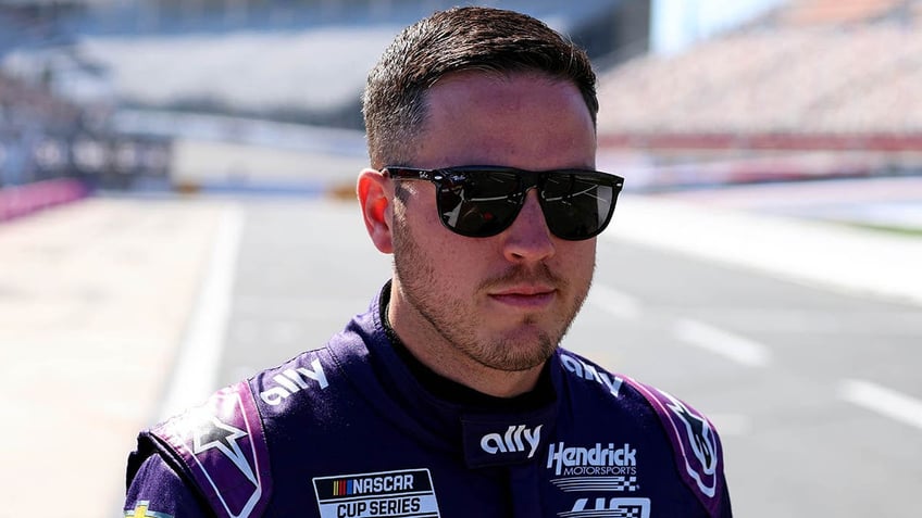 Alex Bowman in qualifying