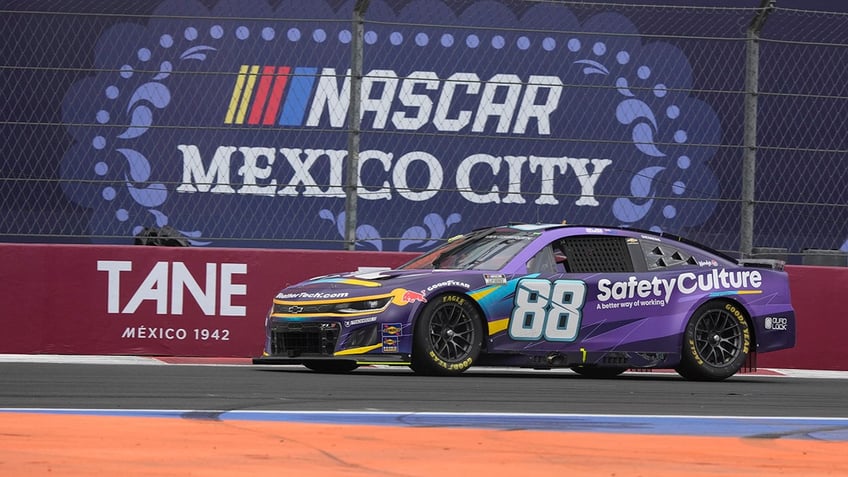Shane van Gisbergen drives