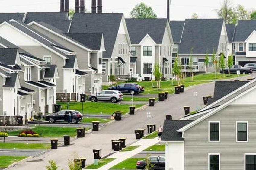 national mortgage debt tops 126 trillion amid rising rates and costs