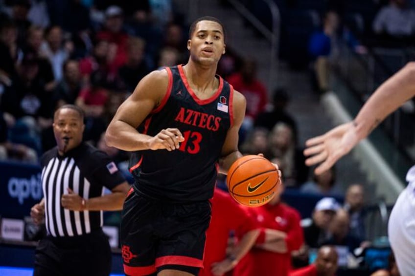 national scoring leader jaedon ledee is carrying the aztecs on his powerful shoulders