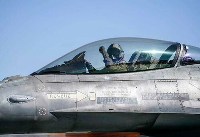 nato country sends air force instructor to ukraine ahead of f 16 arrivals