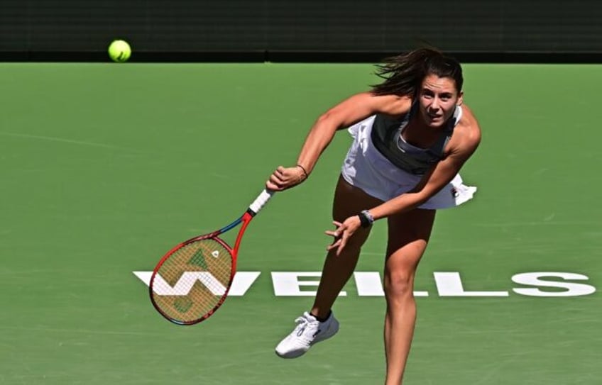 American Emma Navarro serves on the way to a fourth-round upset of Australian Open champio