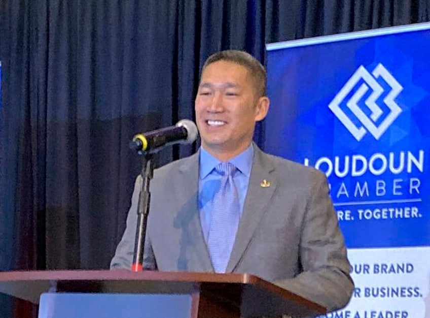 navy veteran hung cao enters gop race to challenge virginia sen tim kaine in 2024