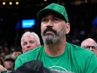NBA champ, ‘Survivor’ contestant Scot Pollard shares Indy 500 parade float with heart donor’s family