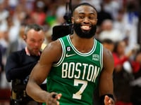 NBA Finals MVP Jaylen Brown rewards fans who recovered custom ring after he lost it at Celtics' victory parade