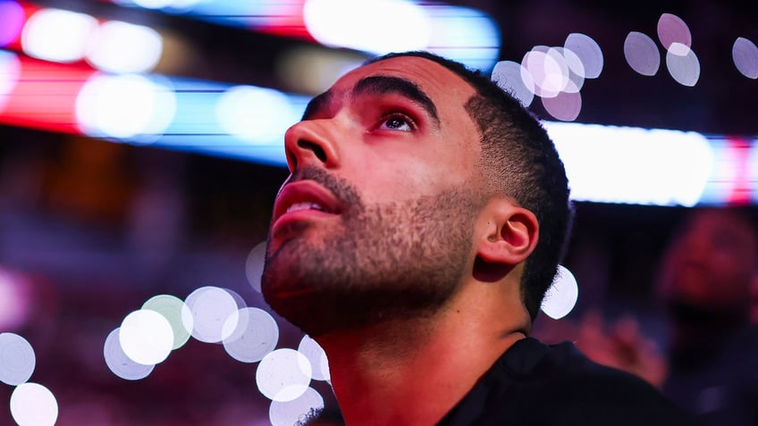 Jontay Porter looks up on court