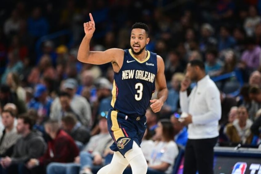 nba pelicans guard mccollum out with another collapsed lung