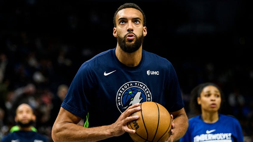 Rudy Gobert during warmups