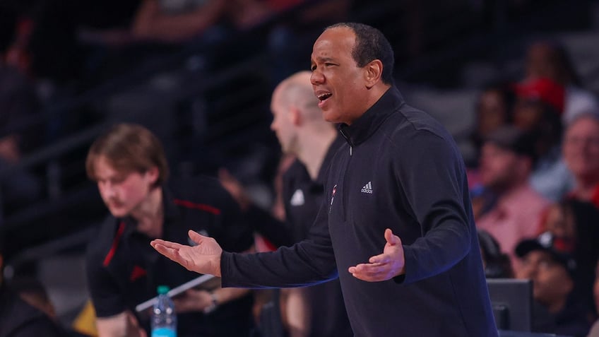 Kevin Keatts coaches