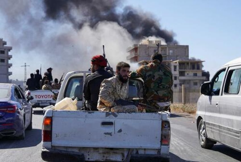 nearly 1000 killed in clashes in syrias south with 80000 displaced
