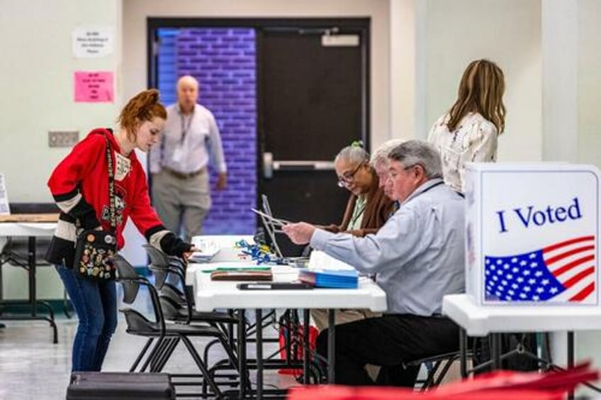 nearly 750000 purged from north carolinas voter rolls