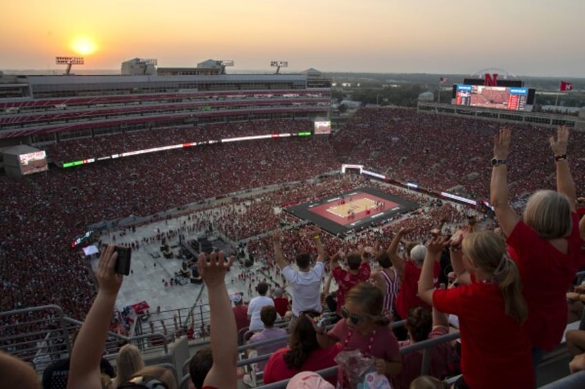 nebraska volleyball stadium event draws 92003 to set womens world attendance record