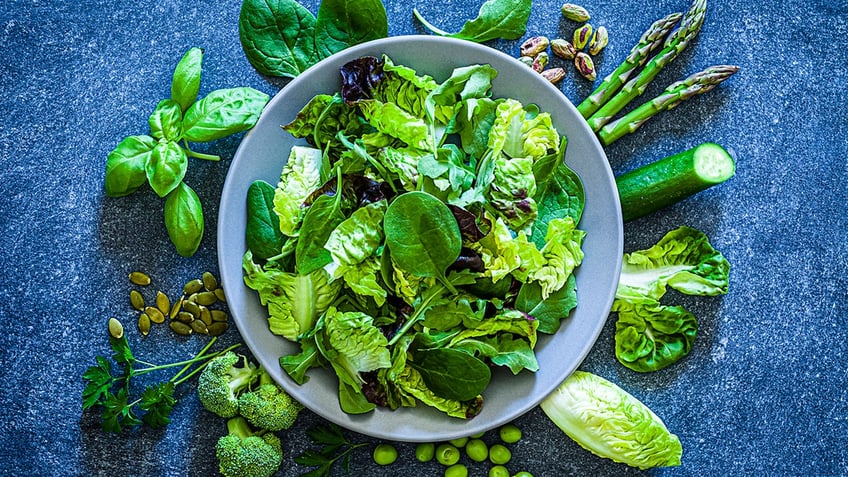 lettuce, cucumber, spinach, asparagus, broccoli, green peas, endives, basil, parsley, pistachio