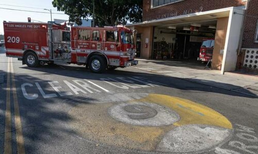 needs to be torn down la fire stations are in total disrepair