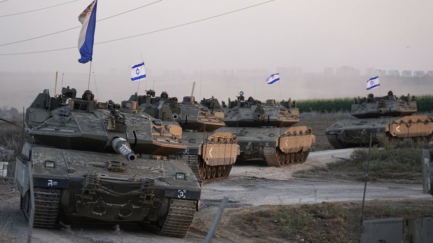 netanyahu meets israeli soldiers on front lines we are all ready for next stage