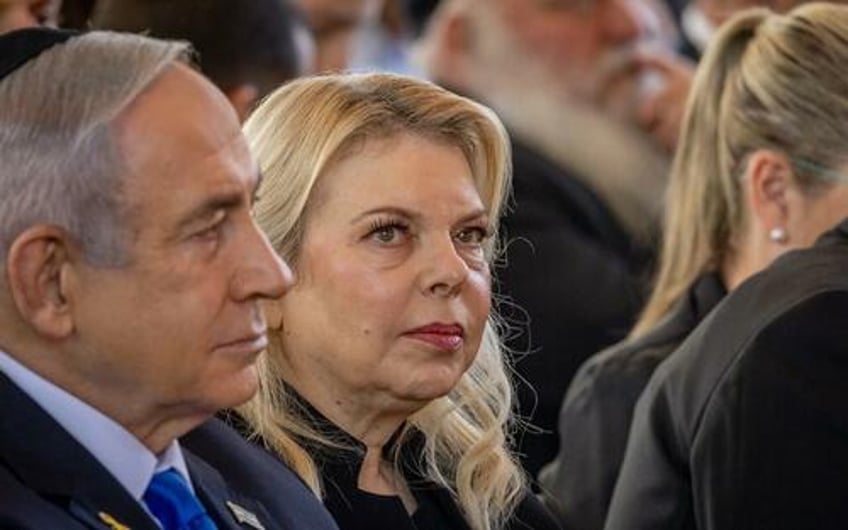 netanyahus wife caught on mic saying fewer than 24 hostages alive in gaza