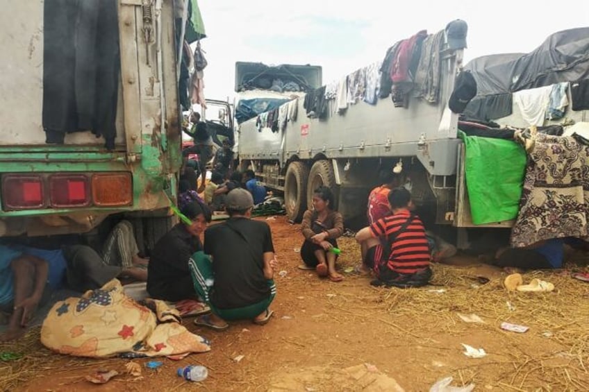 new clashes in myanmars rakhine state displace 26000 un