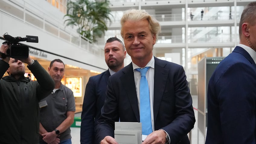 new dutch parliament sworn in following right wing firebrand wilders stunning electoral win