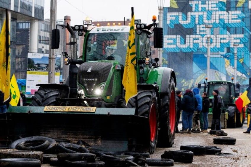 Police estimated that 900 tractors clogged the European quarter of the Belgian capital