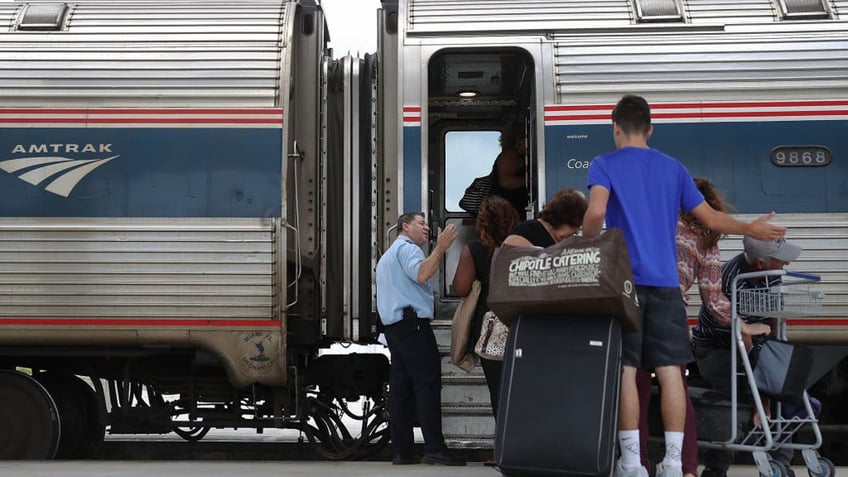 AMTRAKC FLORIDA TRAIN