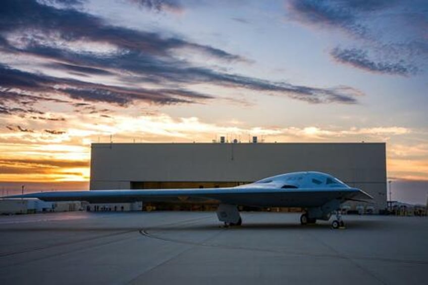 new image reveals b 21 raider taxiing ahead of maiden flight 