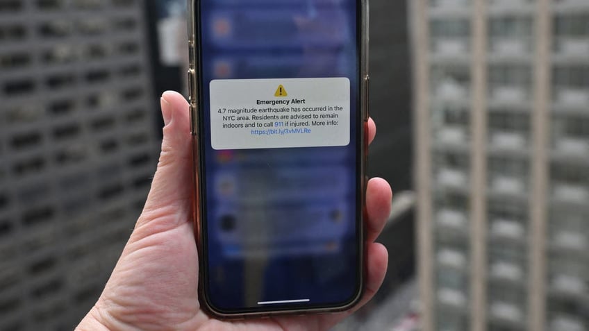 iPhone with earthquake warning
