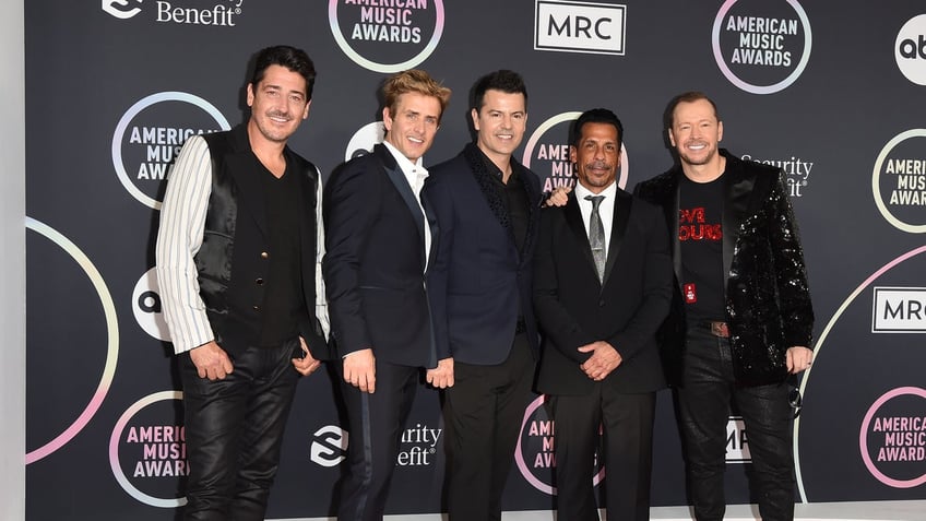 Jonathan Knight, Joey McIntyre, Jordan Knight, Danny Wood, and Donnie Wahlberg