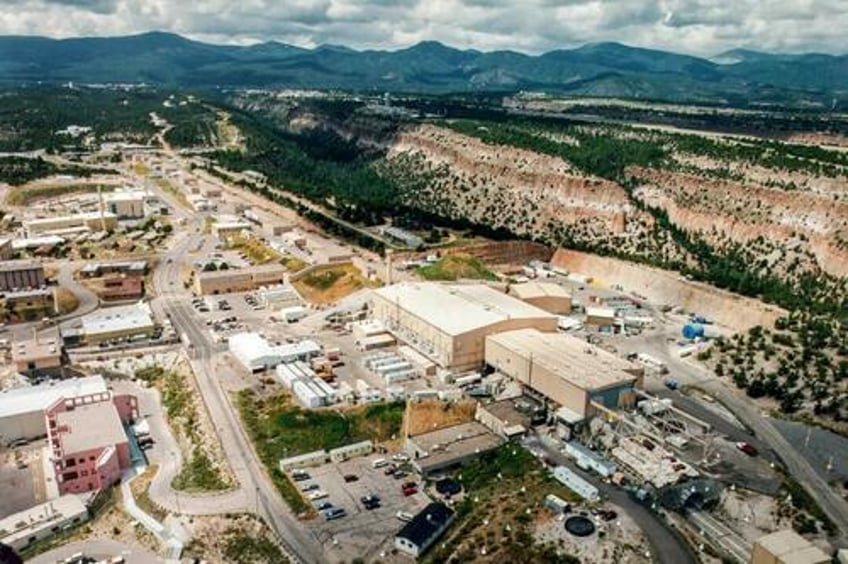 new mexicos nuclear town has big housing problem