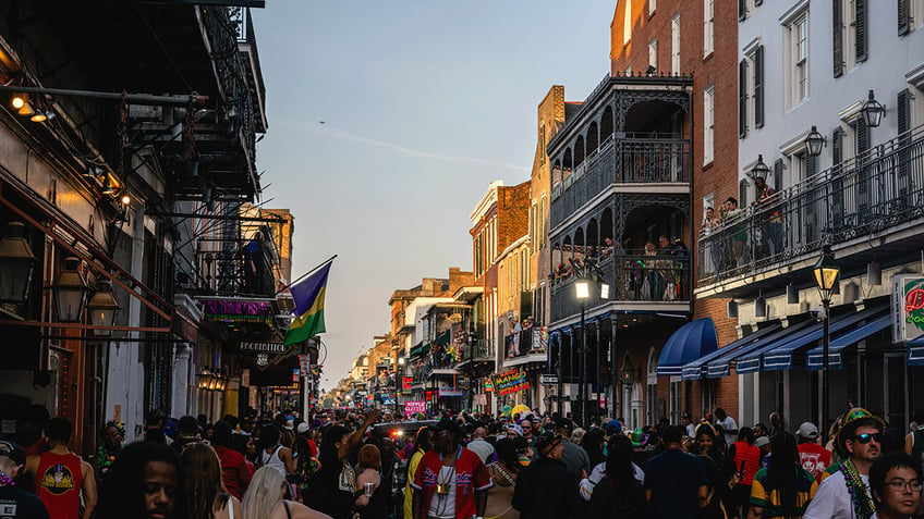 new orleans city council votes to revoke mayor latoya cantrells access to luxury apartment veto promised