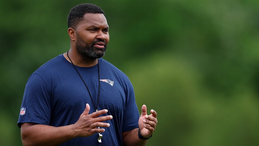 Jerod Mayo at OTAs