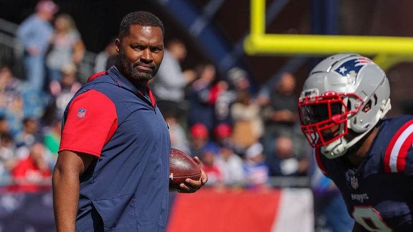 Jerod Mayo as linebackers coach