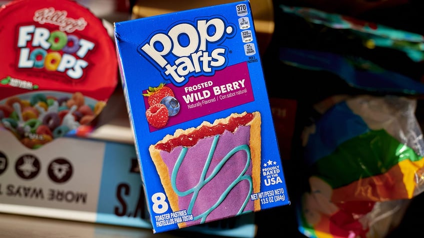 new pop tarts bowl reveals delicious surprise for winning college football team