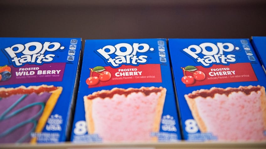 new pop tarts bowl reveals delicious surprise for winning college football team