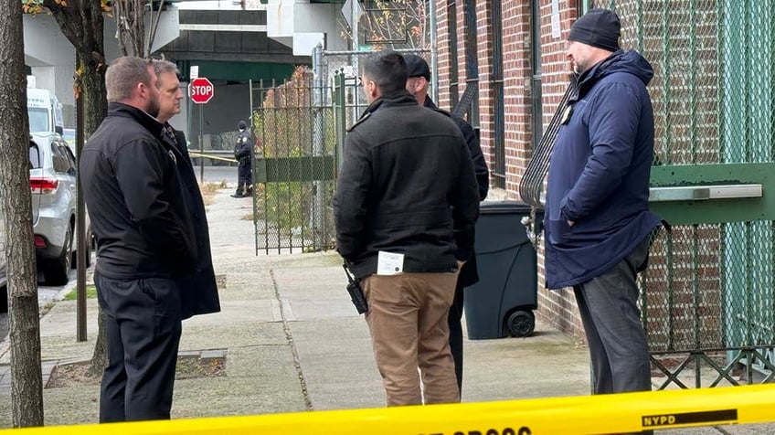 new york couple 5 year old son found stabbed to death in apartment officials