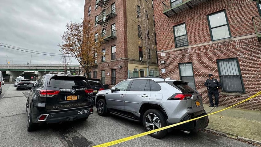 new york couple 5 year old son found stabbed to death in apartment officials