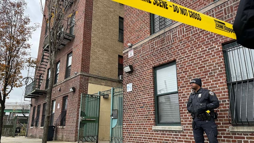 new york couple 5 year old son found stabbed to death in apartment officials