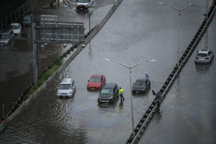 new york flooded by heavy rains subway partly paralyzed