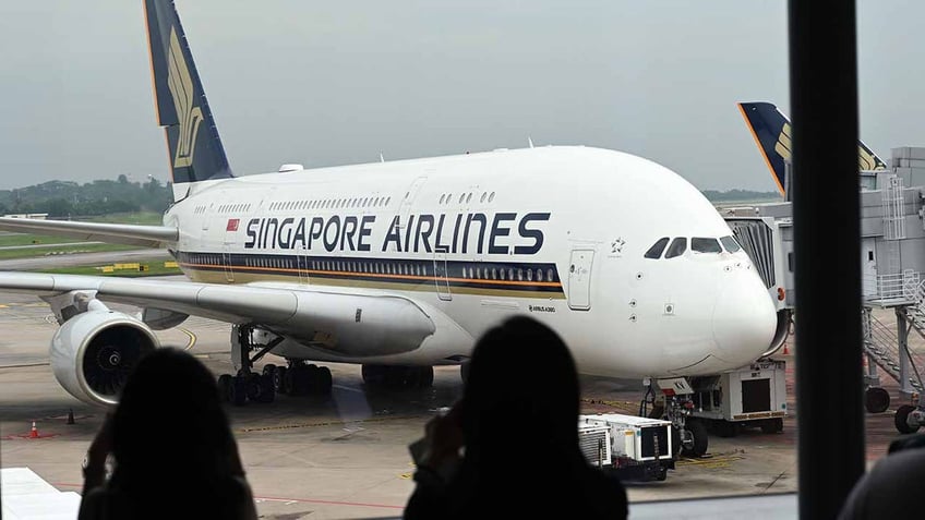 Singapore airlines plane