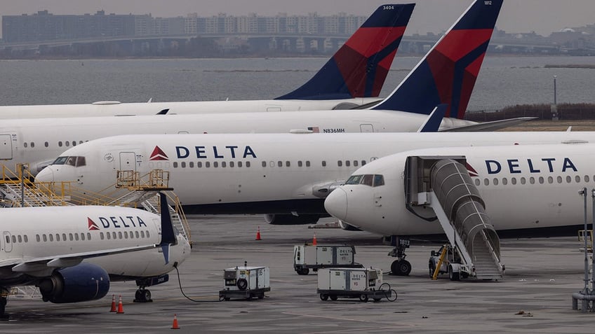 Delta planes